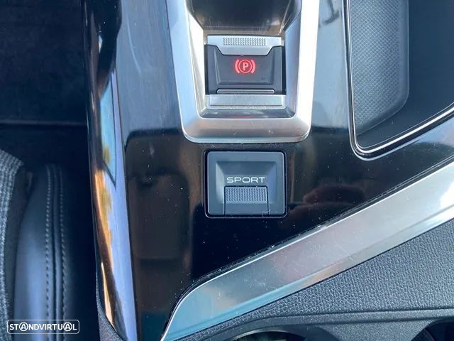 Peugeot 5008 1.2 PureTech Allure EAT8 - 36