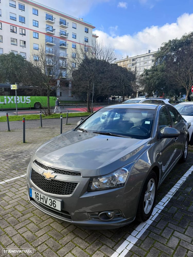 Chevrolet Cruze 1.6 LS - 10