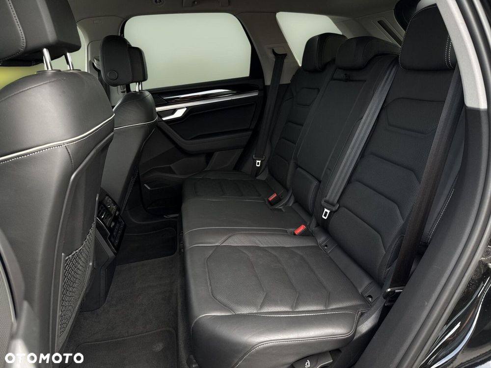 Volkswagen Touareg - 11