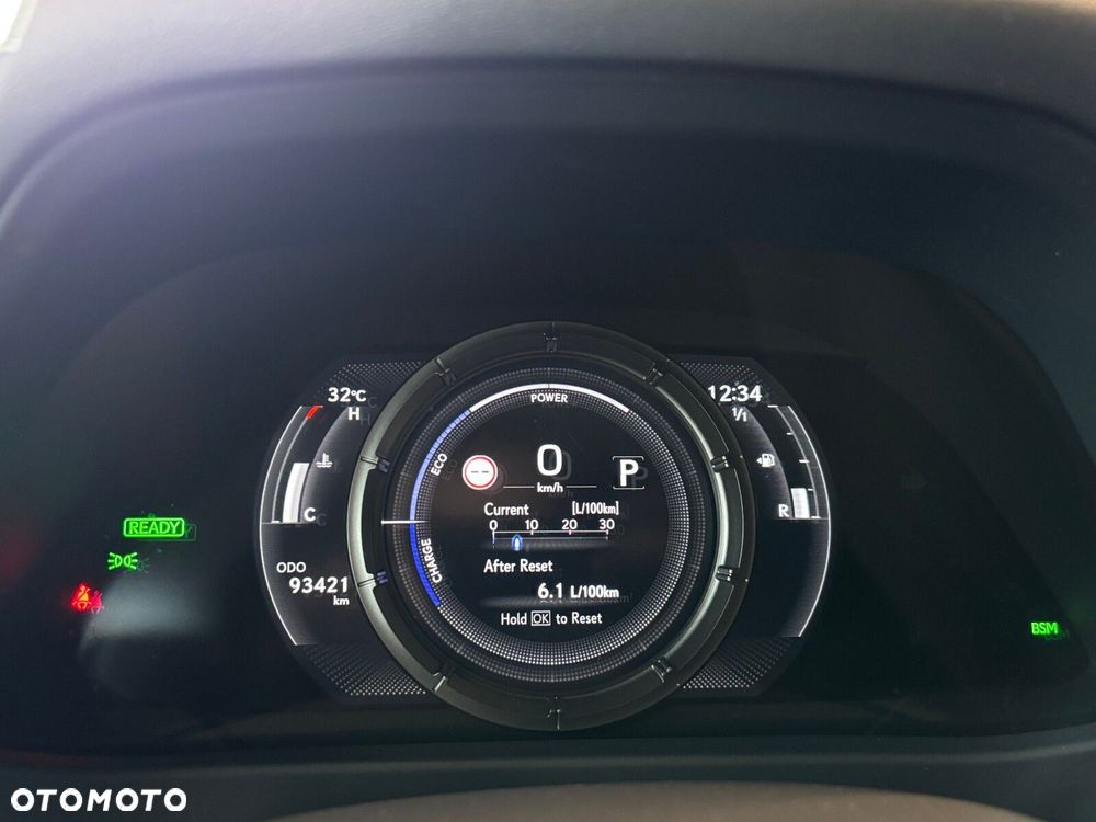 Lexus UX - 16
