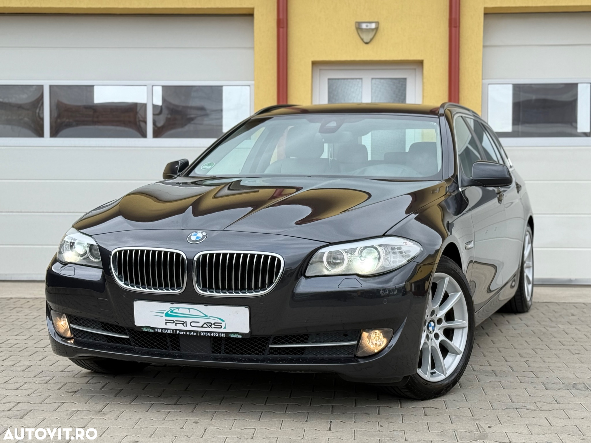 BMW Seria 5 520d Touring Aut. - 2