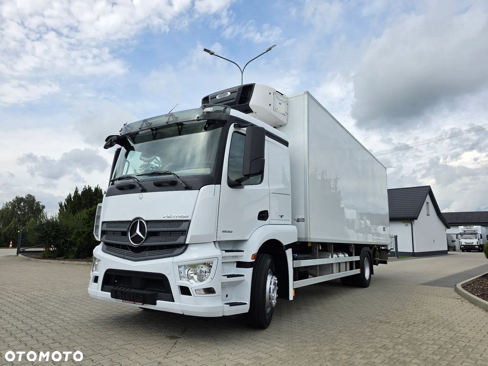 Mercedes-Benz ACTROS 18.32 CHŁODNIA KABINA SYPIALNA SPROWADZONY Z DE SUPER STAN !!! - 7