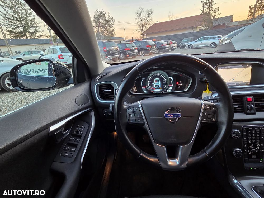 Volvo V40 D2 Momentum - 20