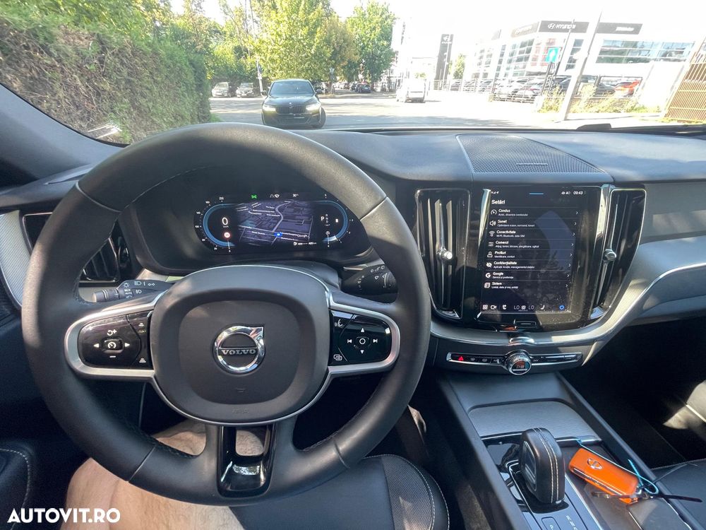 Volvo XC 60 B4 MHEV AT8 FWD R-Design - 21