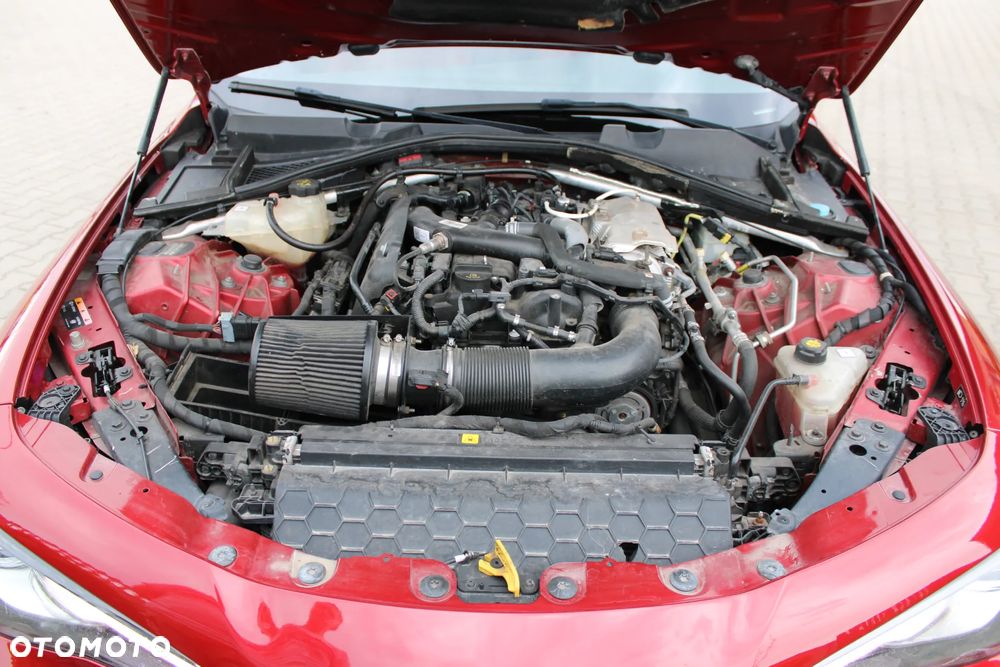 Alfa Romeo Giulia 2.0 Turbo 16V AT8-Q4 Veloce Ti - 36