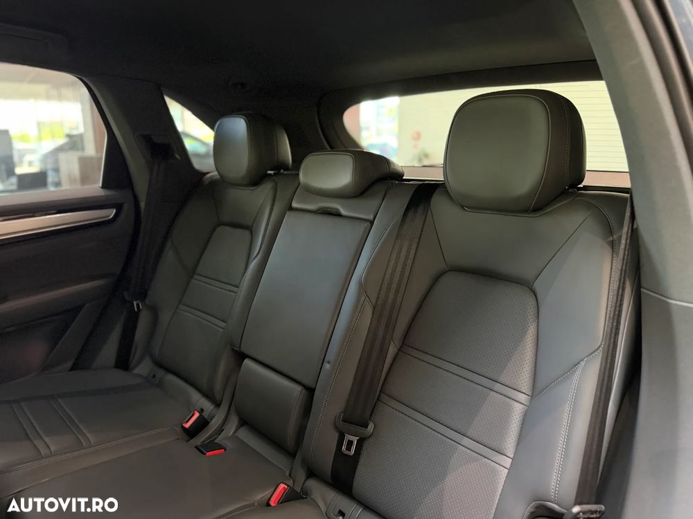 Porsche Cayenne Standard - 25
