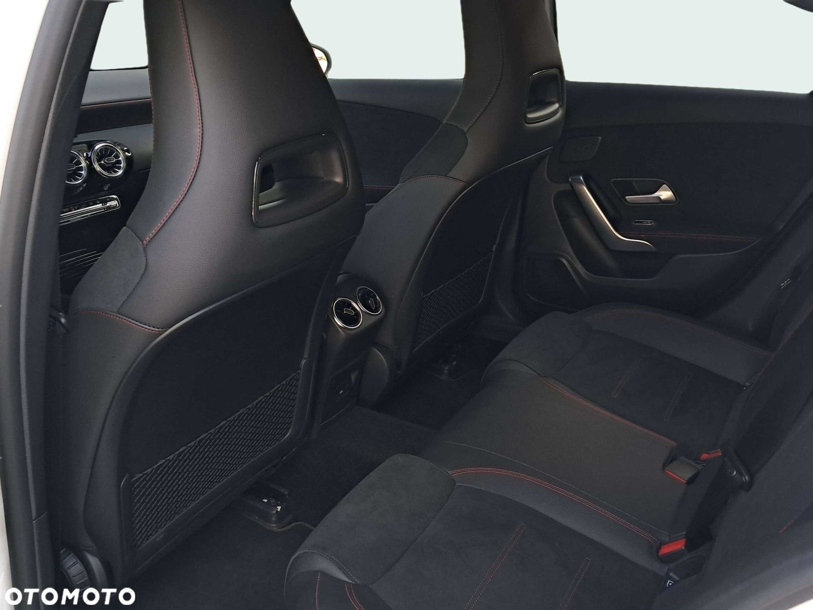Mercedes-Benz Klasa A 250 e PHEV AMG Line 8G-DCT - 23