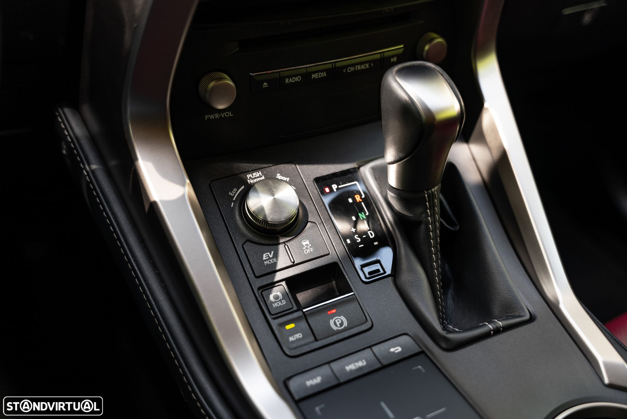Lexus NX 300h - 21