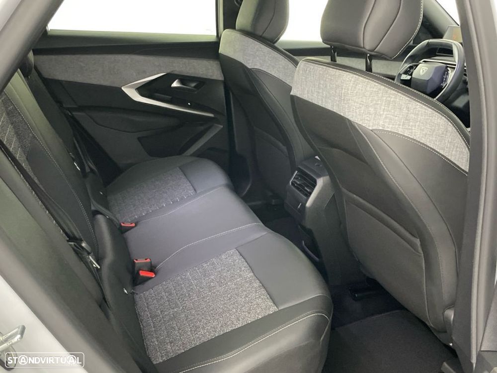 Peugeot 3008 1.2 Hybrid Active Pack e-DCS6 - 22