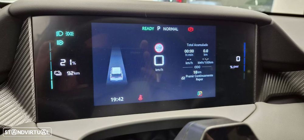 MG MG4 64 kWh Luxury - 21