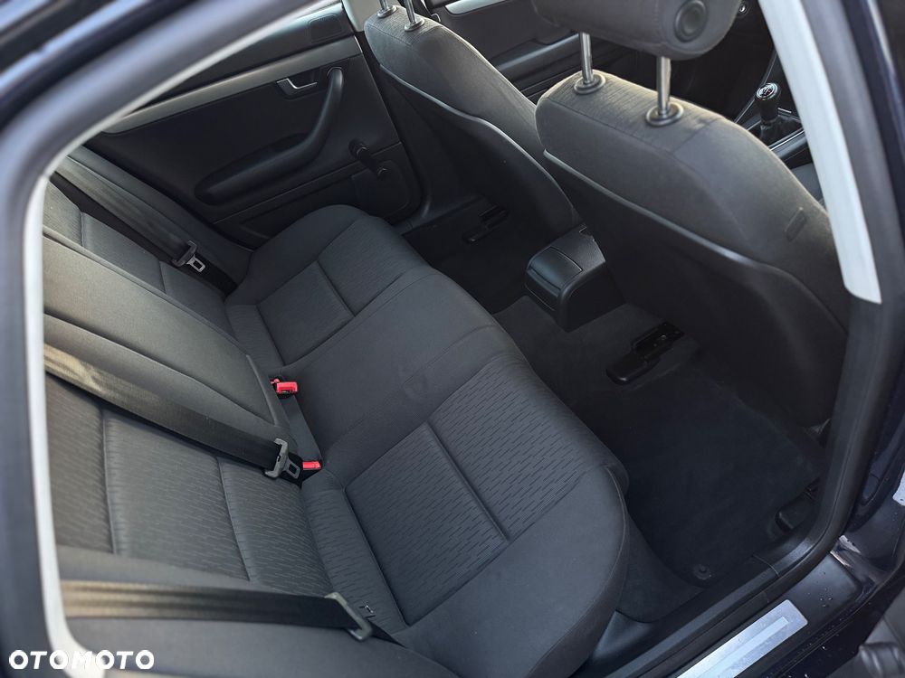 Audi A4 Limousine - 17