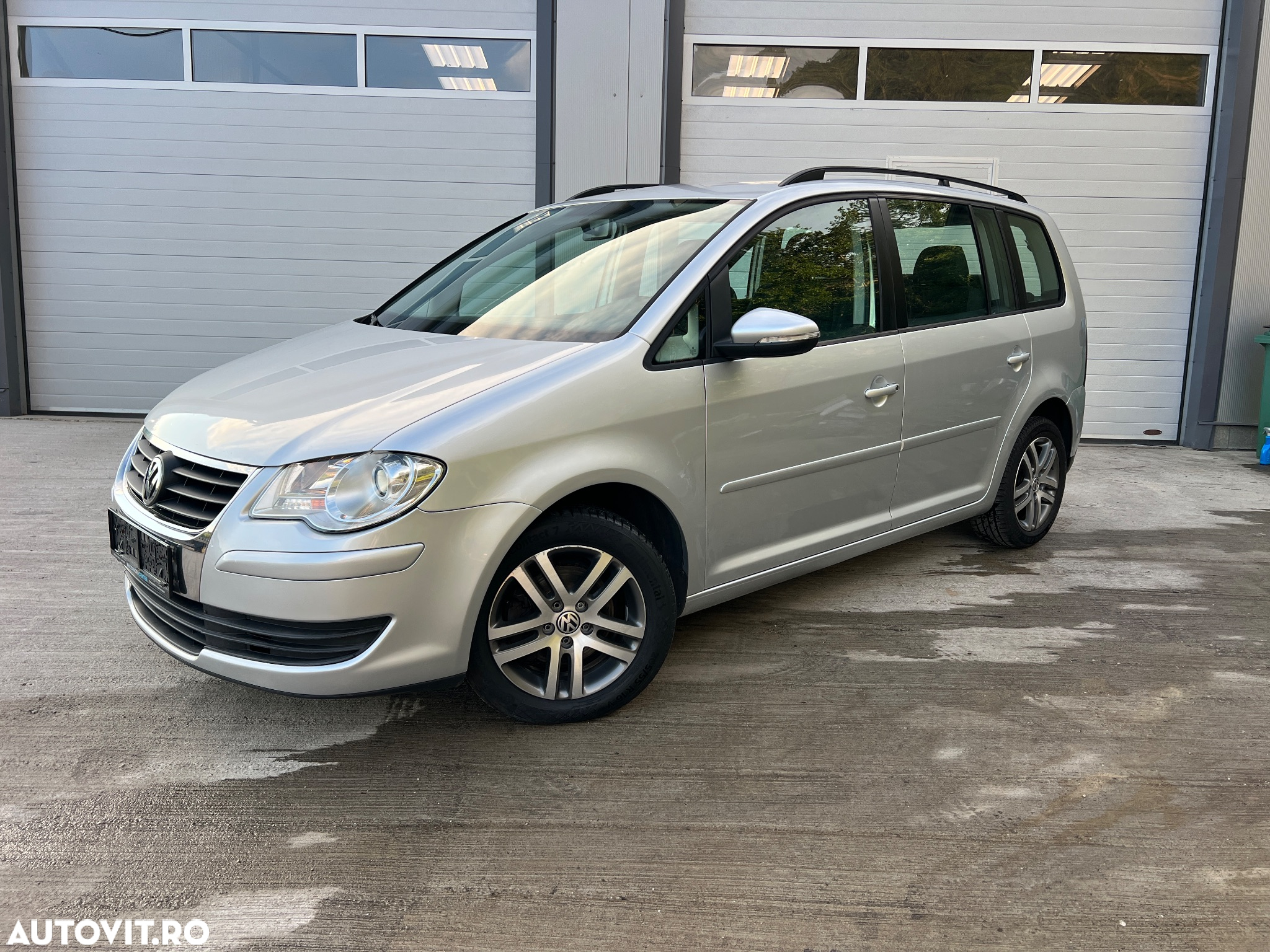 Volkswagen Touran 1.9 TDI Conceptline - 2