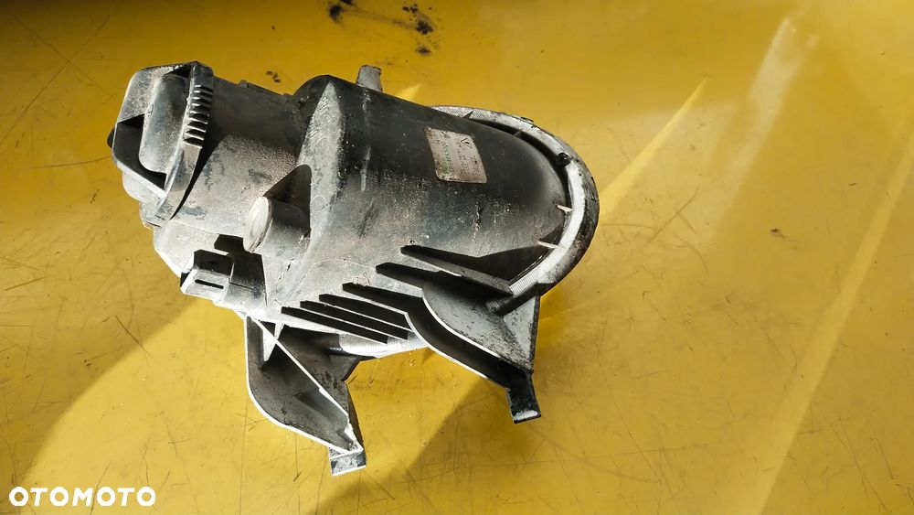 9635076080 Halogen prawy Peugeot 206 - 3