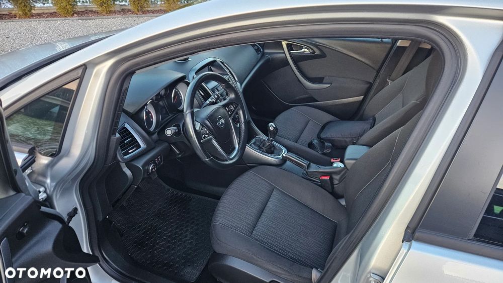 Opel Astra 1.4 T Enjoy - 9