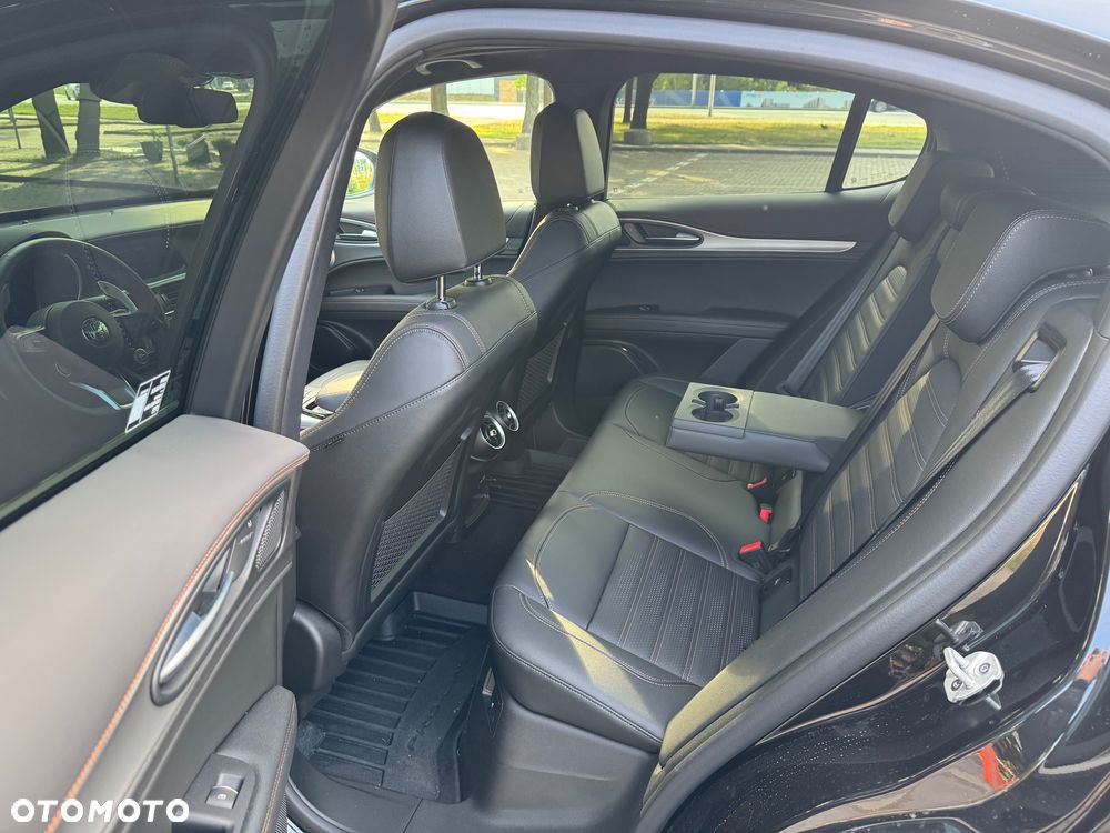 Alfa Romeo Stelvio 2.0 Turbo Intensa Q4 - 17