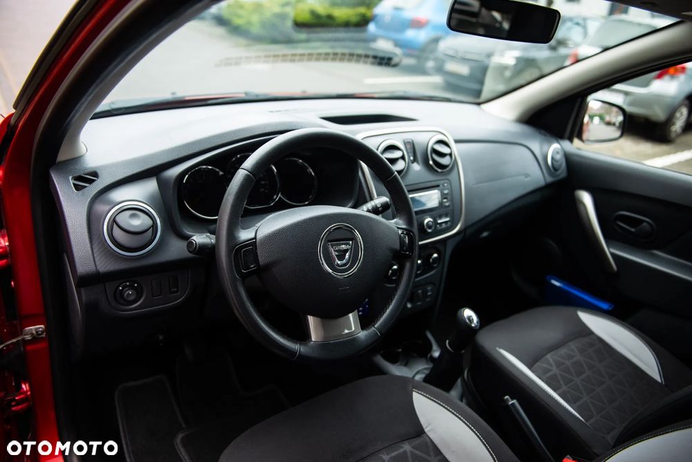 Dacia Sandero TCe 90 Celebration - 17