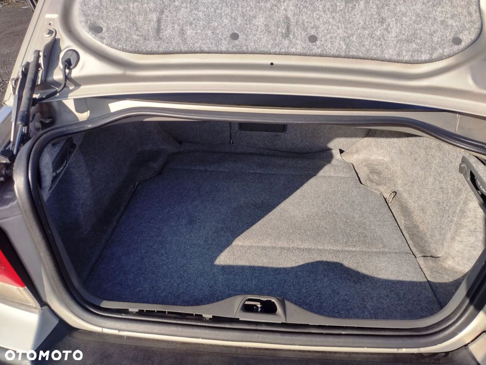 Volvo S60 2.4 Kinetic - 37