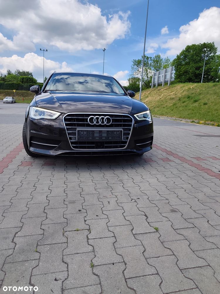 Audi A3 Sportback - 1