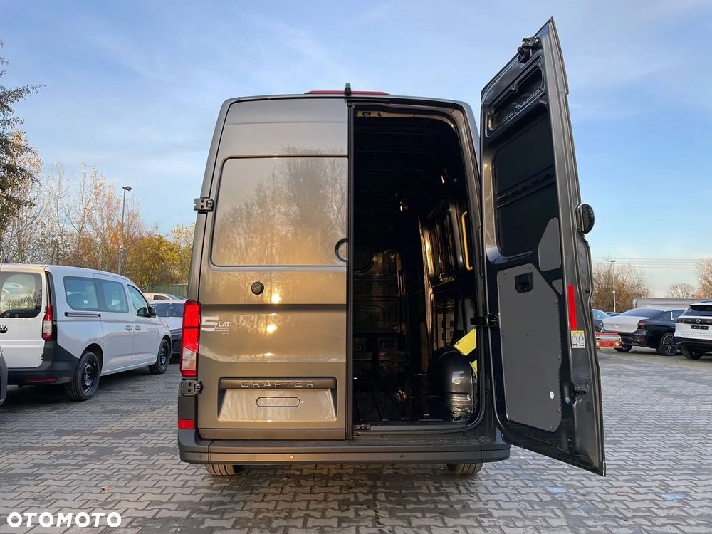 Volkswagen Crafter 35 Furgon z wysokim dachem 2,0 l 177 KM automat - 20