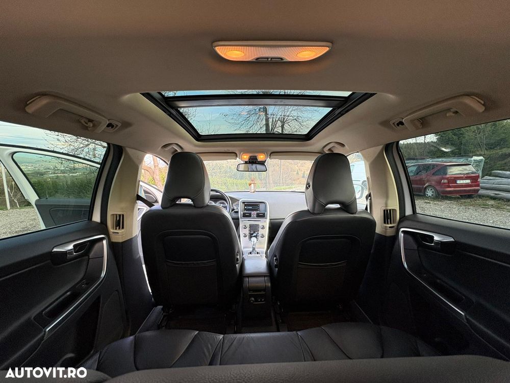 Volvo XC 60 D5 AWD Kinetic - 10