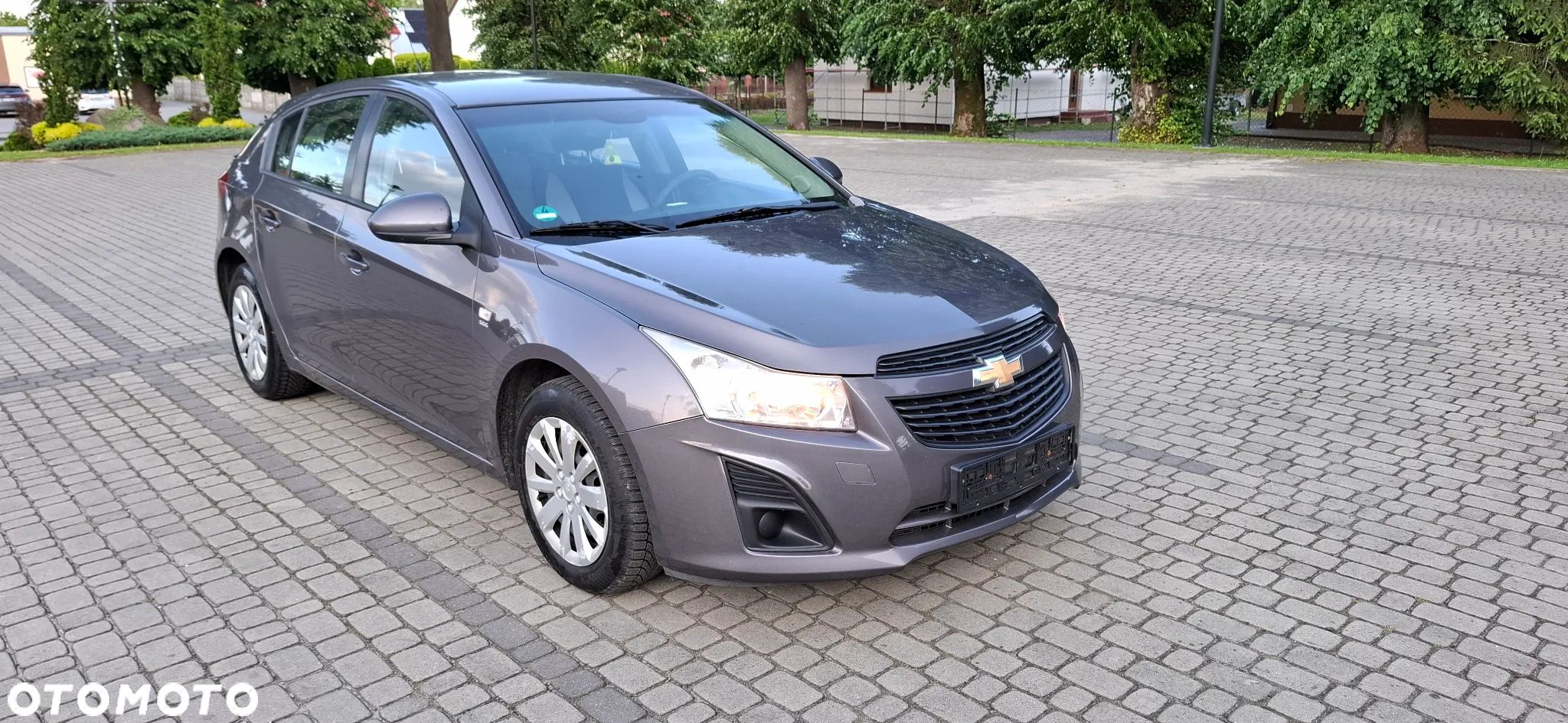 Chevrolet Cruze 1.6 LT - 1