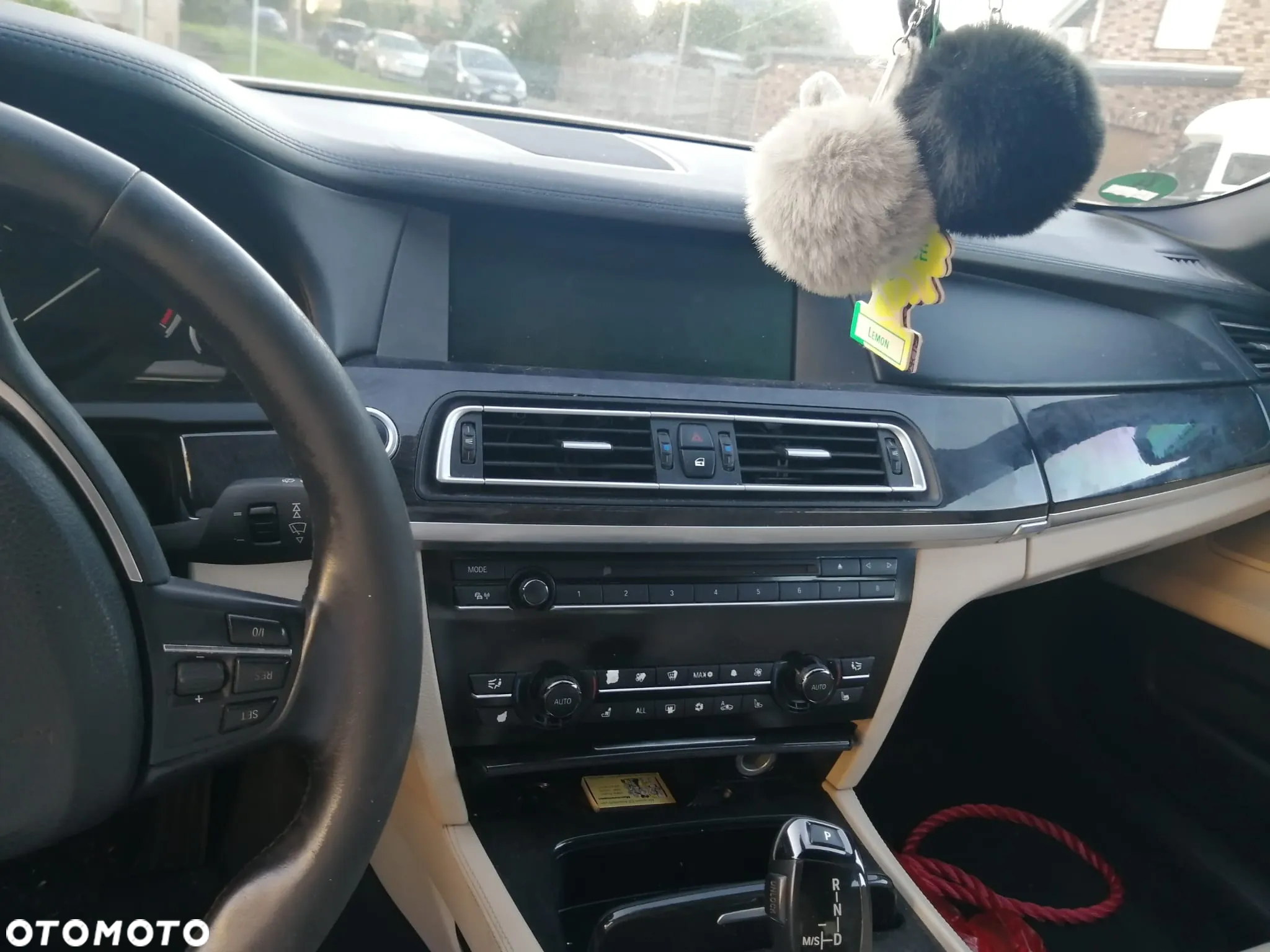 BMW Seria 7 750Li - 16