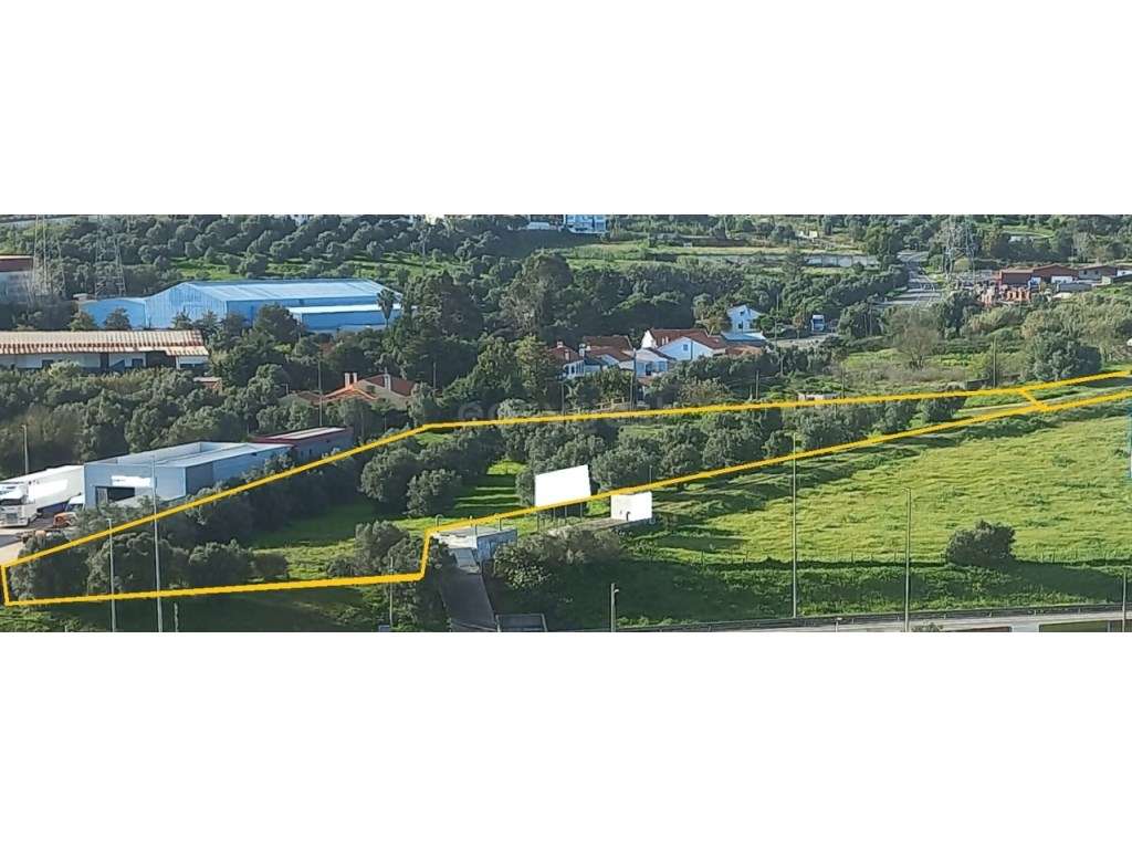 Terreno rústico com 4400 m2 com agua e luz em Alverca do Ribatejo a... - Grande imagem: 3/4