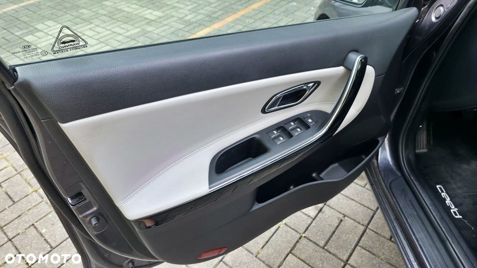 Kia Ceed 1.6 CRDi 136 ISG Spirit - 22