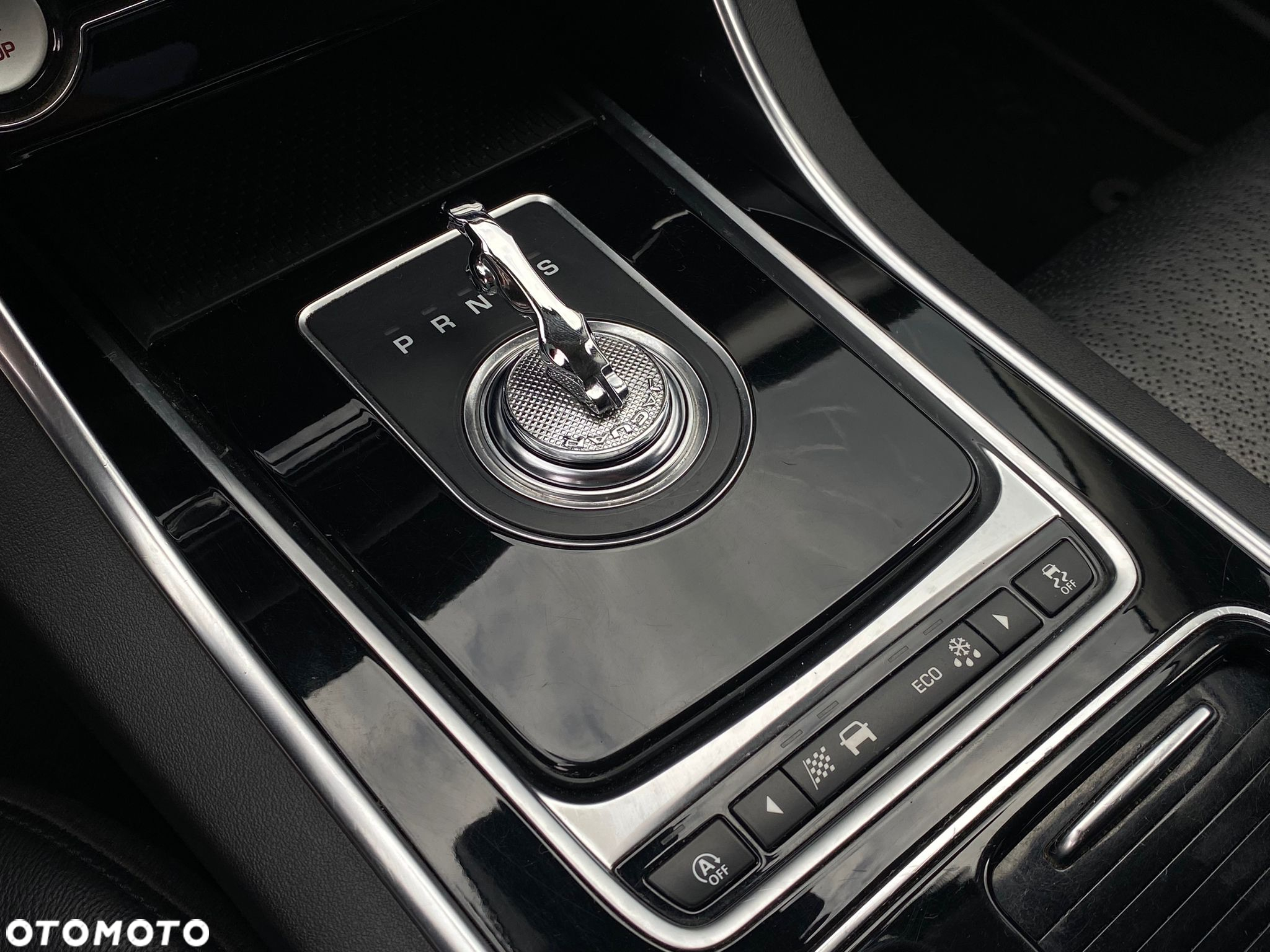 Jaguar XF 2.0 i4D Pure - 21