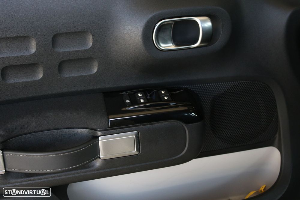 Citroën C3 1.2 PureTech Shine - 32