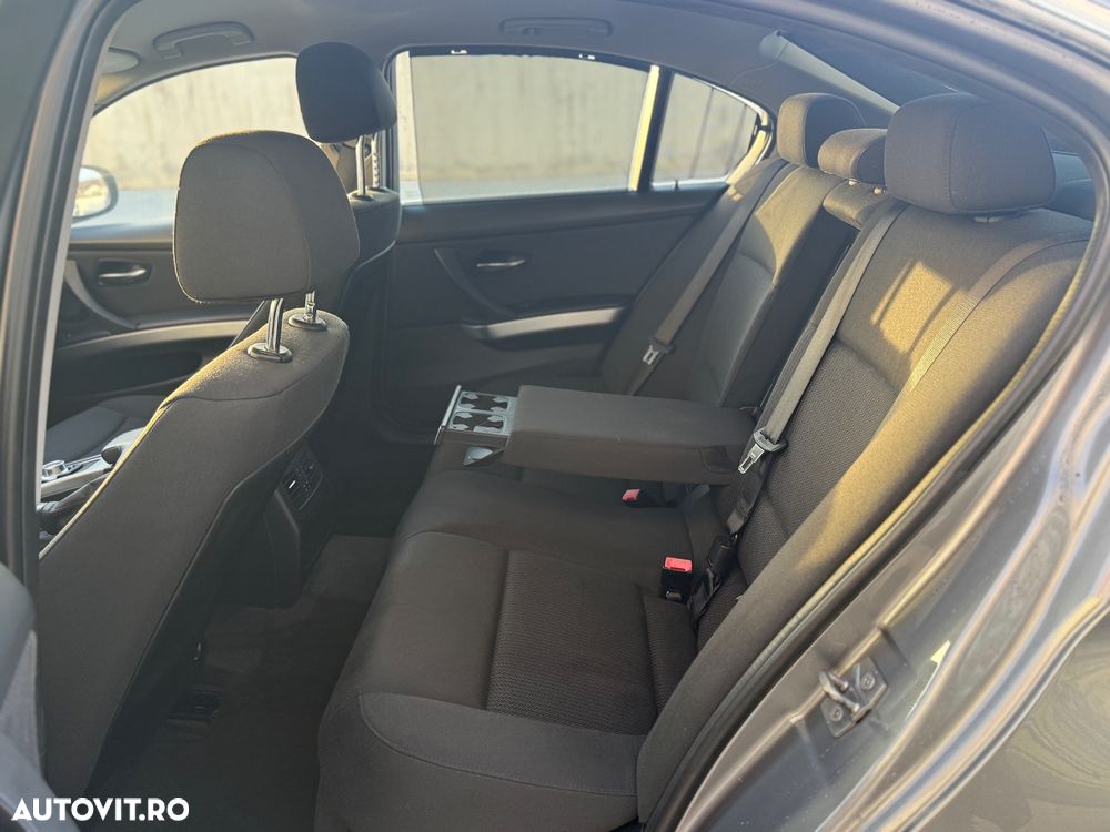 BMW Seria 3 320d DPF Aut. - 17