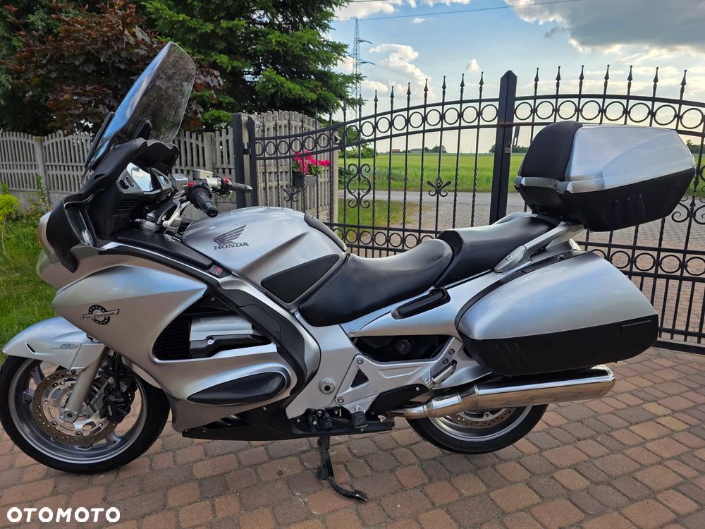 Honda ST - 6