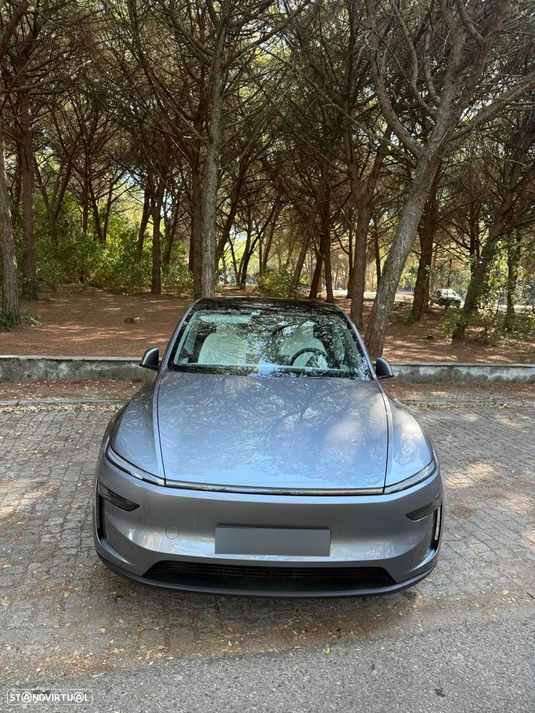 Tesla Model Y - 5
