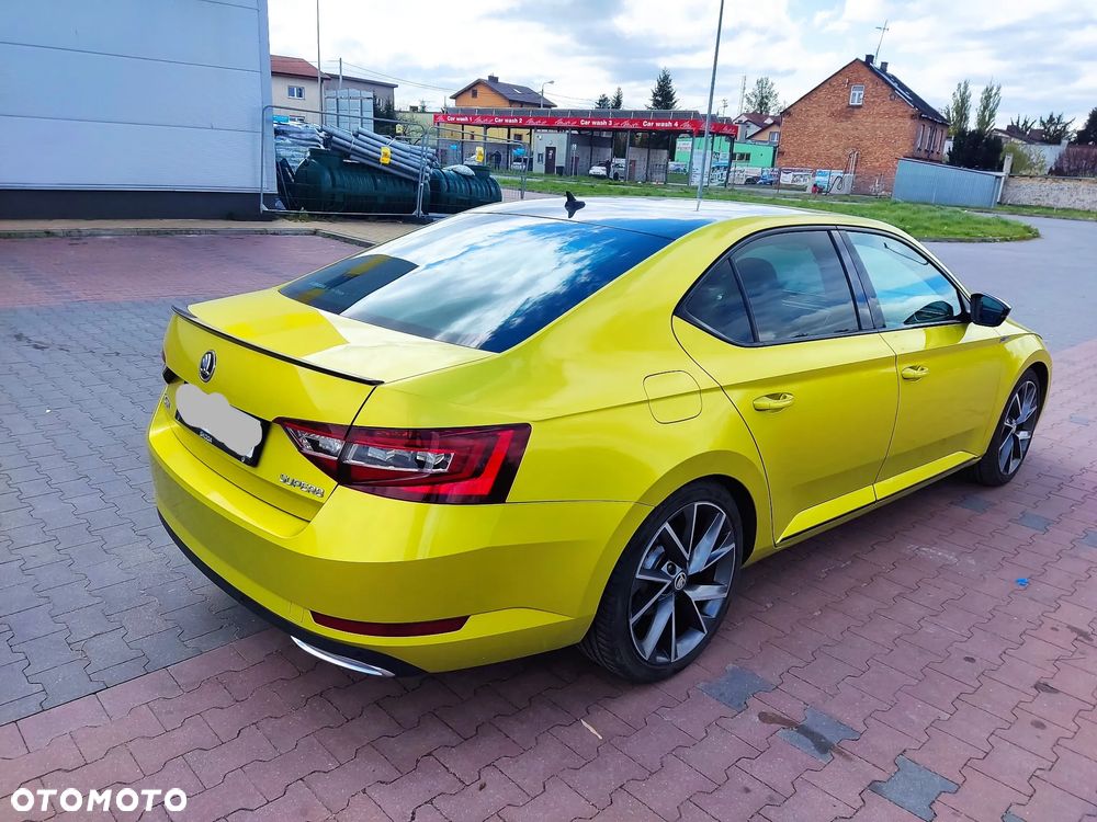 Skoda Superb 2.0 TDI Sportline - 7