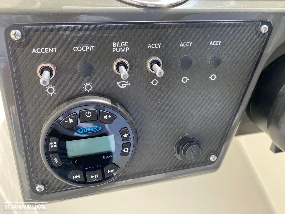 Bayliner VR6 OB - 17