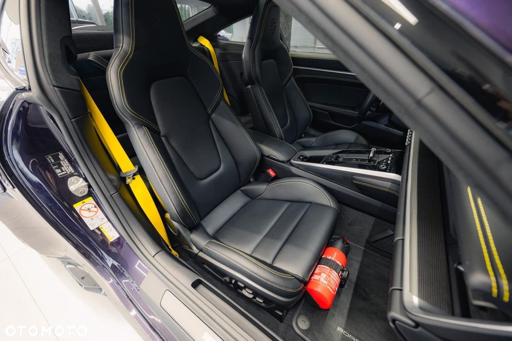 Porsche 911 Turbo S - 16