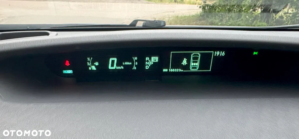 Toyota Prius (Hybrid) - 10