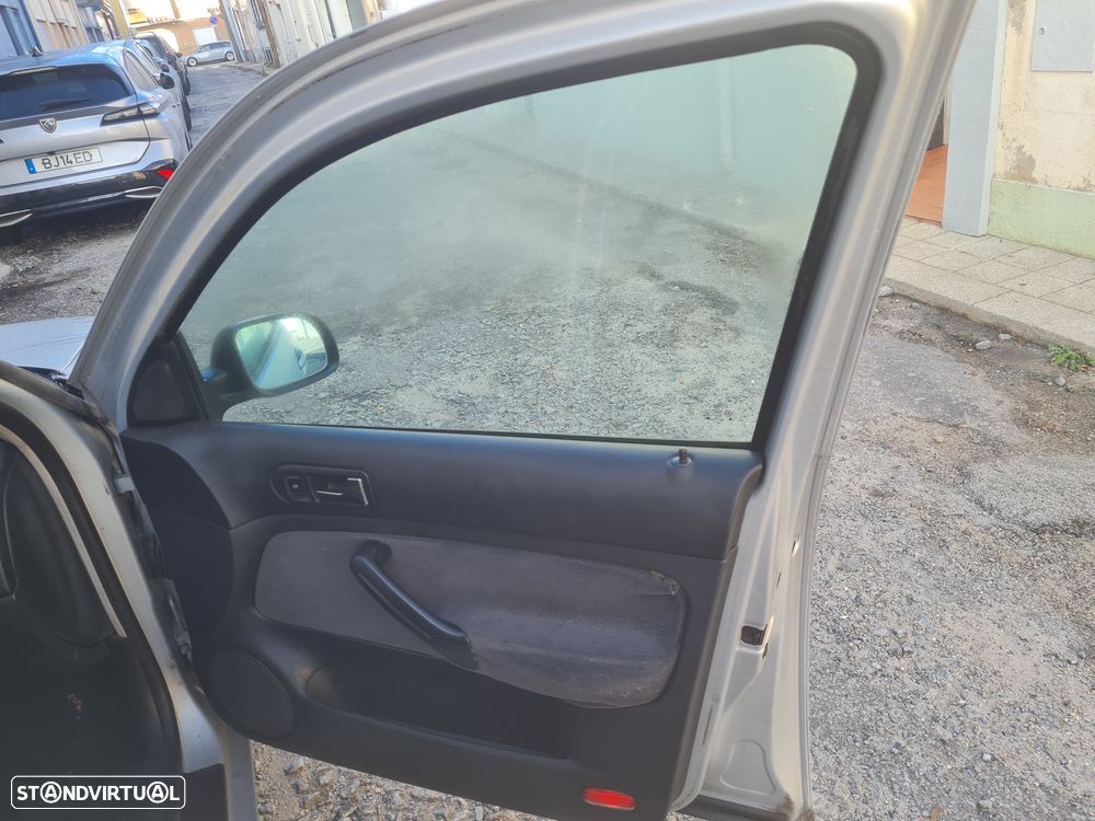 VW Golf 1.4i Confortline - 9