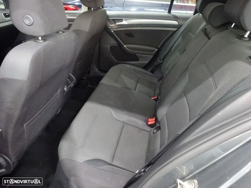 VW Golf Variant 1.6 TDi Confortline - 28