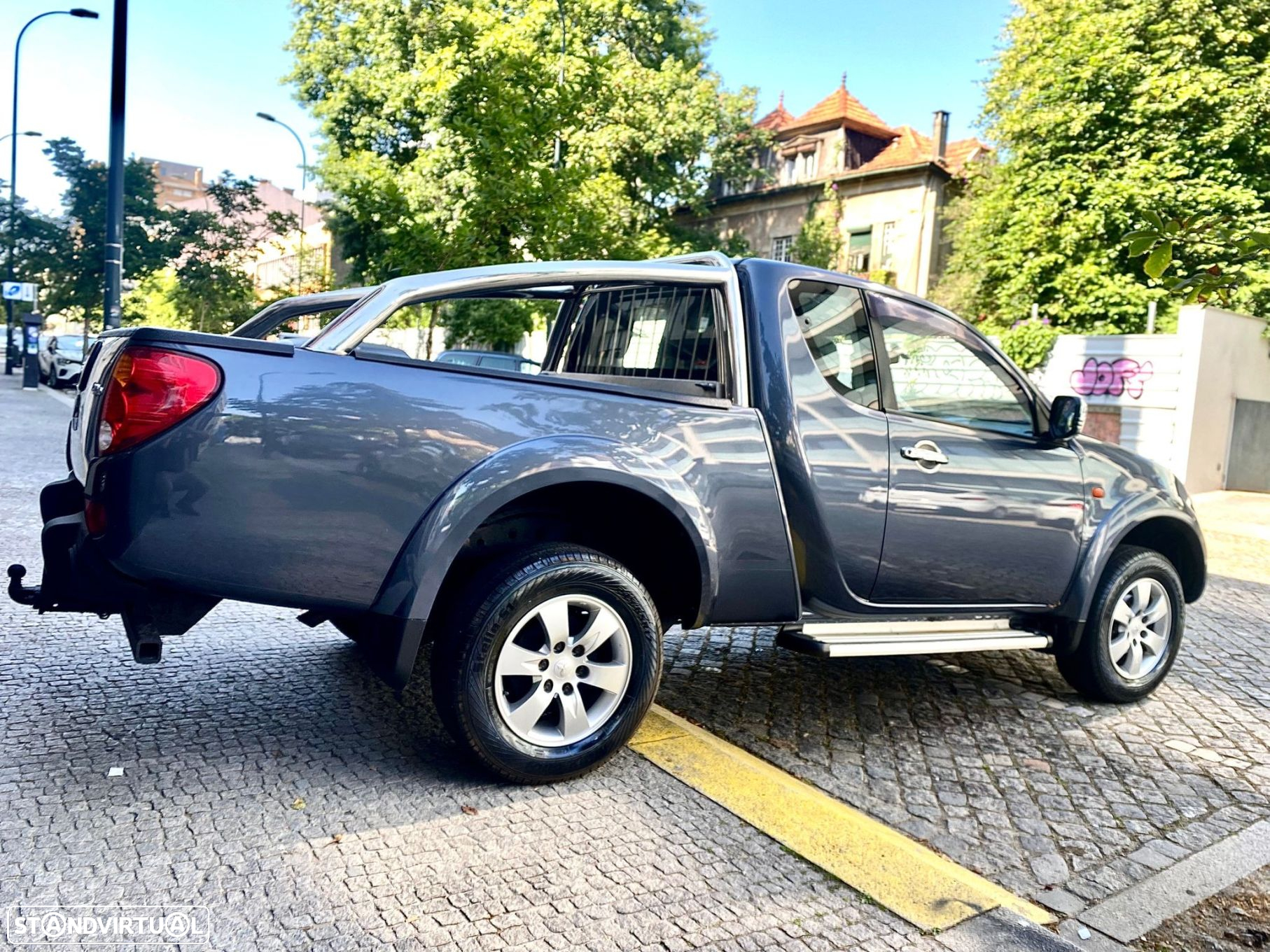Mitsubishi L200 Pick Up 4x4 Intense Club Cab - 8