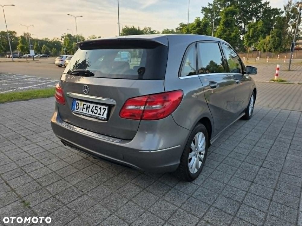 Mercedes-Benz Klasa B 180 7G-DCT Edition - 5