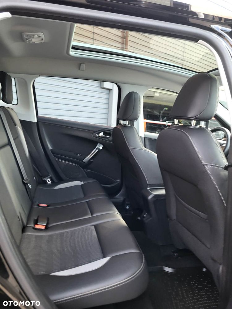 Peugeot 2008 BlueHDi 100 STOP & START Allure - 11