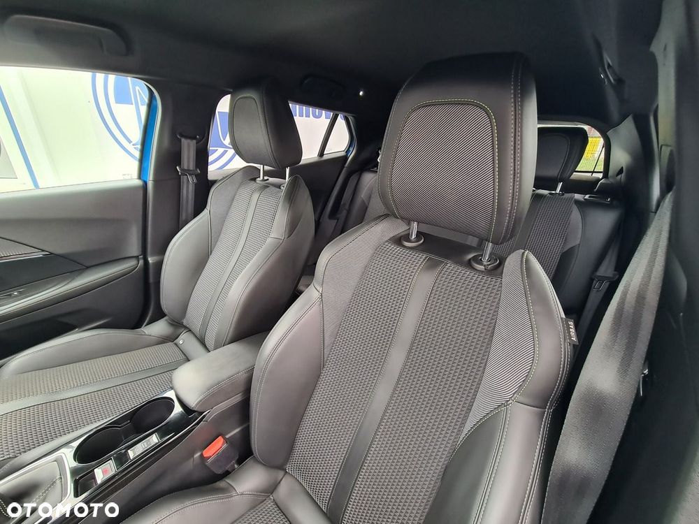 Peugeot 2008 1.2 PureTech GT S&S - 27