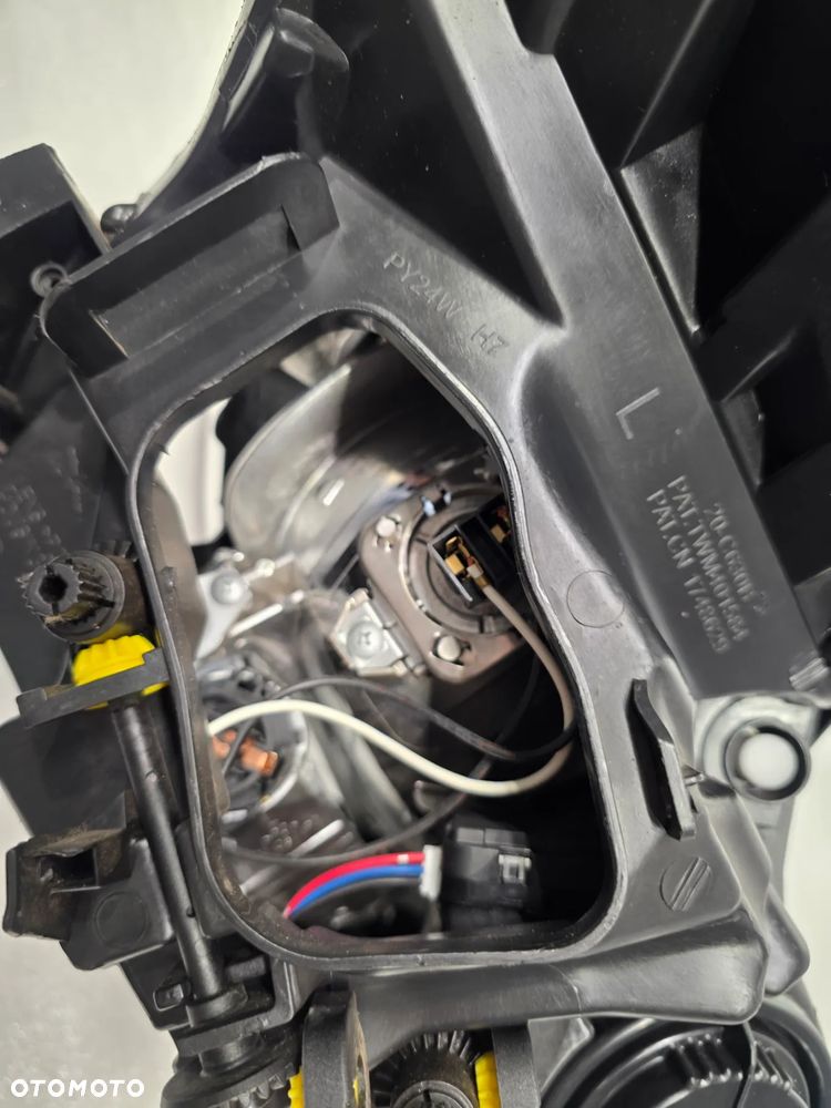 OPEL CORSA D LIFT 11-14 LEWA LAMPA PRZEDNIA PRZÓD , ŁADNA , CIEMNA , BARDZO ŁADNA , NR AUKCJI LPP150 - 14