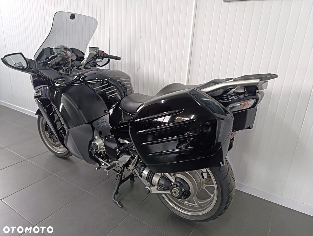 Kawasaki GTR - 8