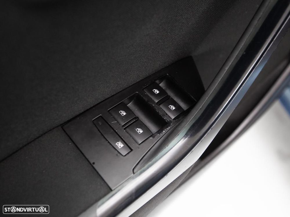 Opel Astra Sports Tourer - 12