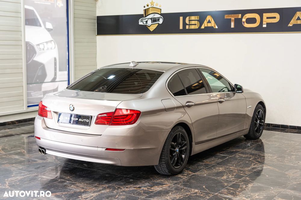 BMW Seria 5 525d xDrive - 33