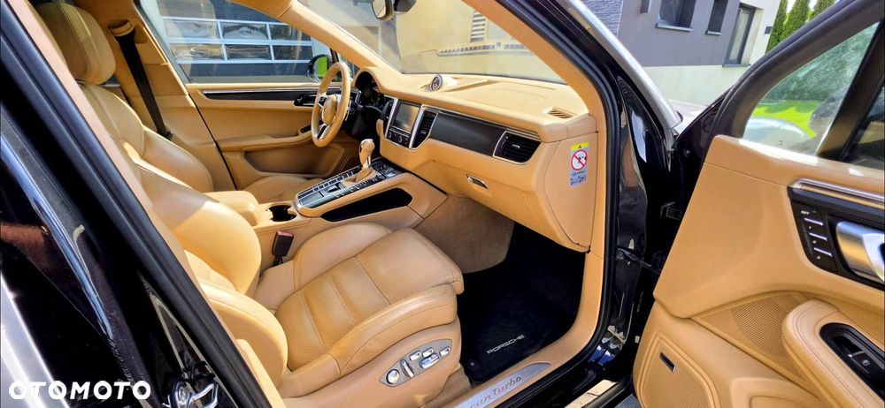 Porsche Macan Turbo PDK - 10