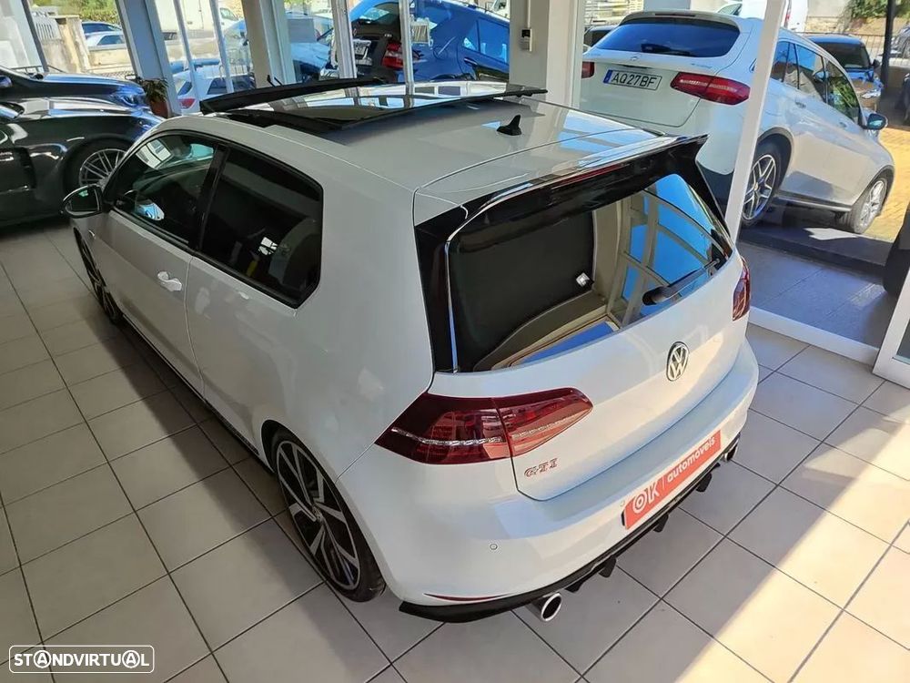 VW Golf - 35