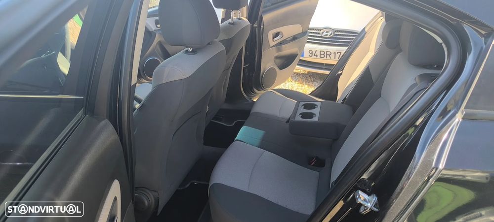 Chevrolet Cruze 1.6 LS - 10